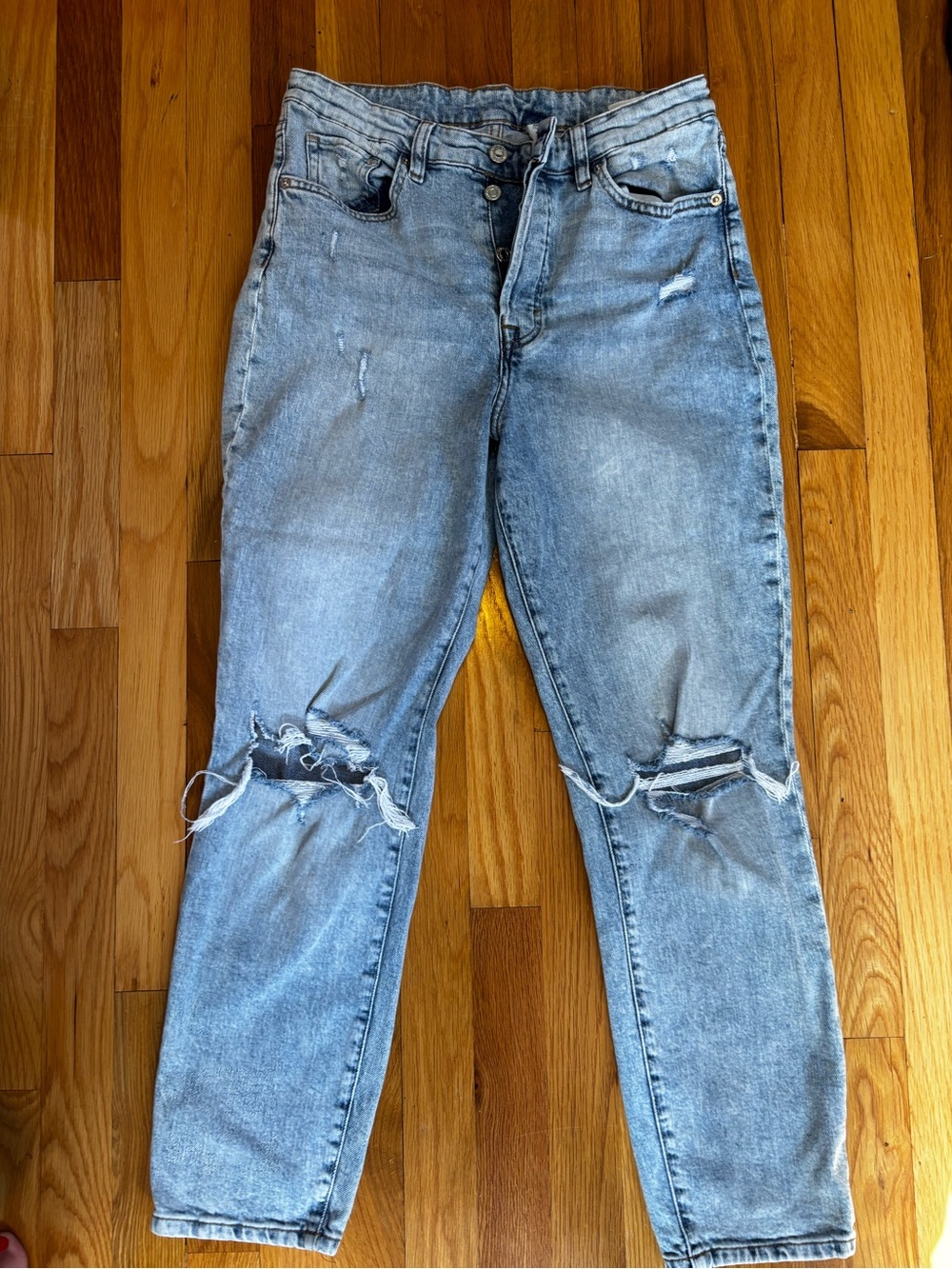 Boyfriend Ripped Jeans in Light Blue Wash